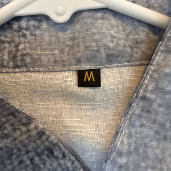 Vintage-Inspired Gray Short Sleeve Button-Up Shirt - Picture 3 of 3